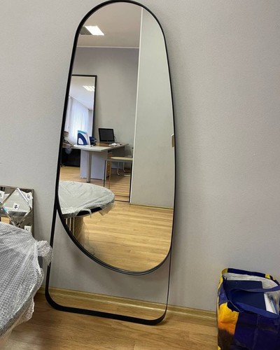 Дизайнерское зеркало нестандартной формы gm-m1